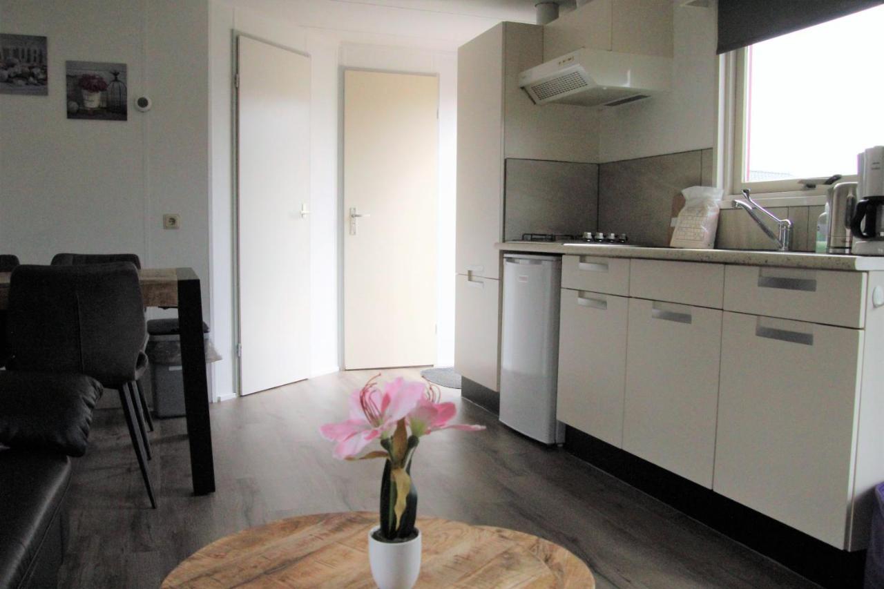 Hofgalow Chalet Op Camping "De Stal" Drijber 외부 사진